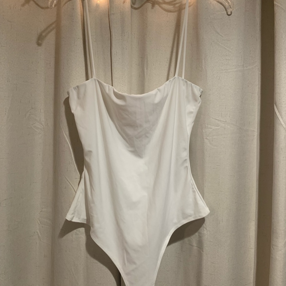 Fashion Nova “Must Have Bodysuit” Size L